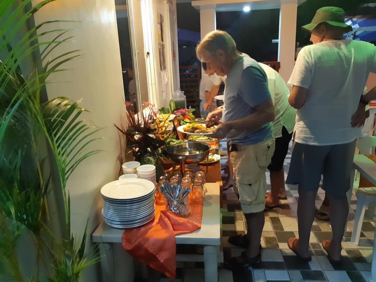 Sandstorm Lodge And Cafe 푸에르토갈레라 외부 사진