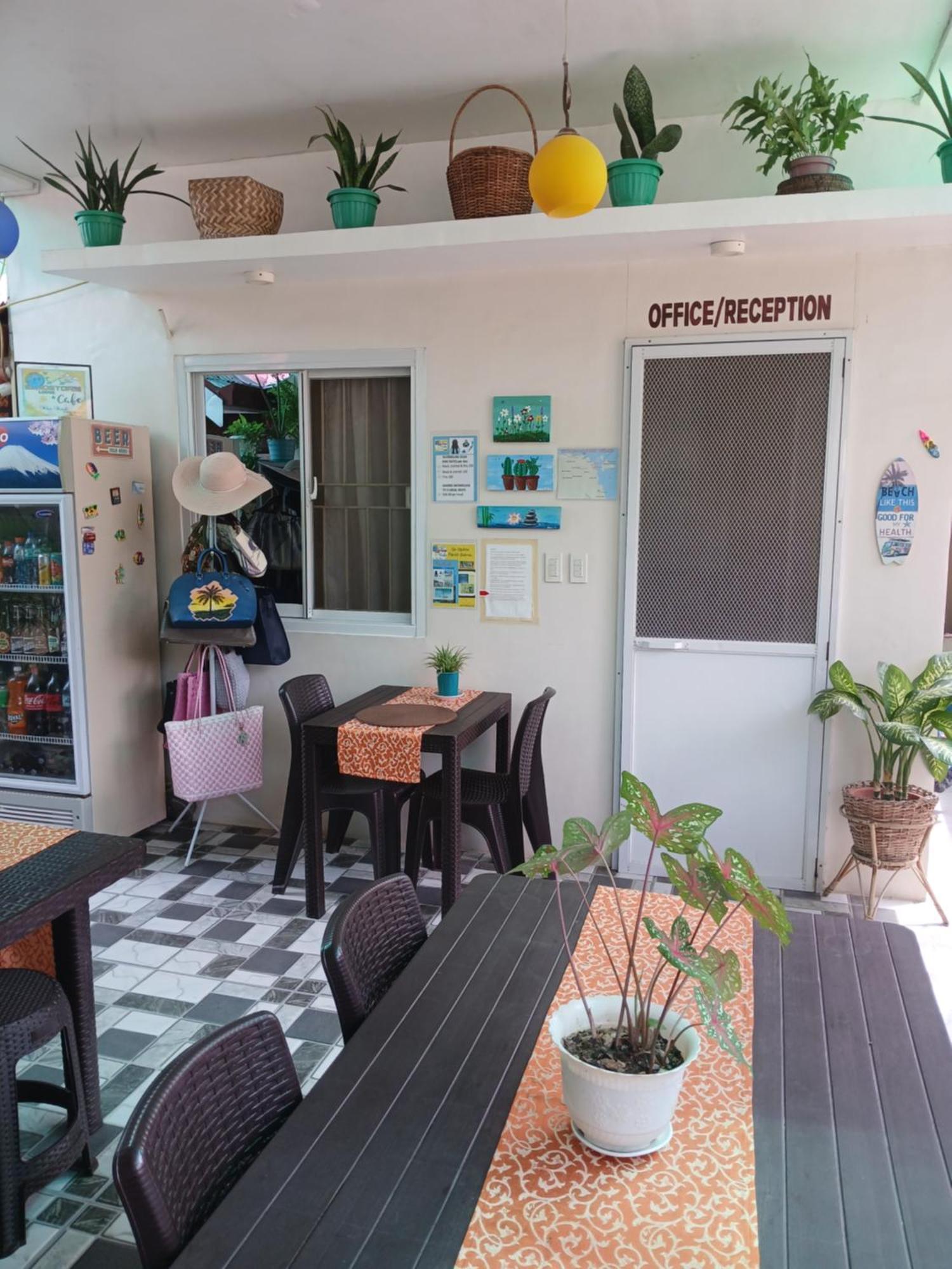 Sandstorm Lodge And Cafe 푸에르토갈레라 외부 사진