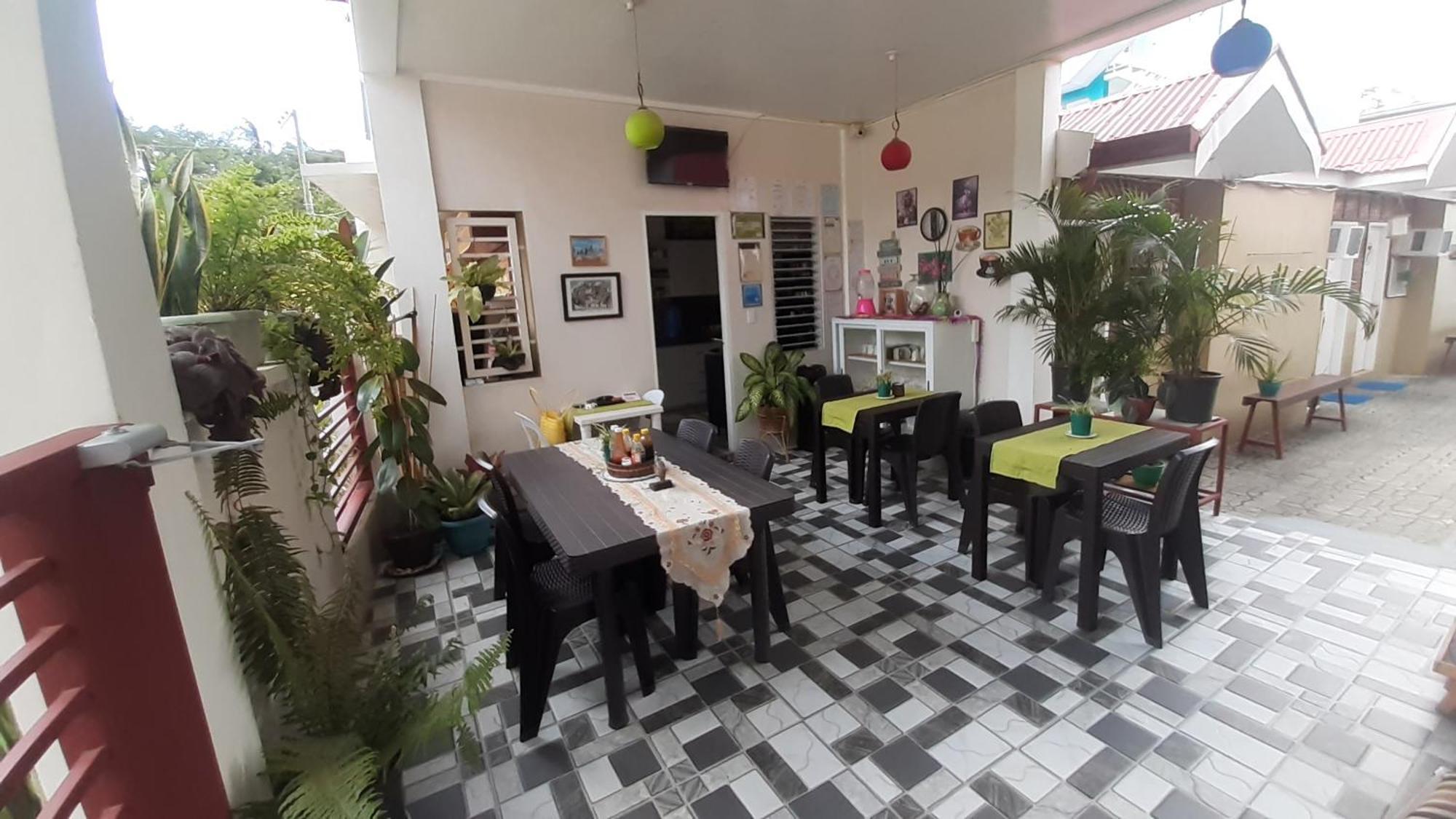 Sandstorm Lodge And Cafe 푸에르토갈레라 외부 사진