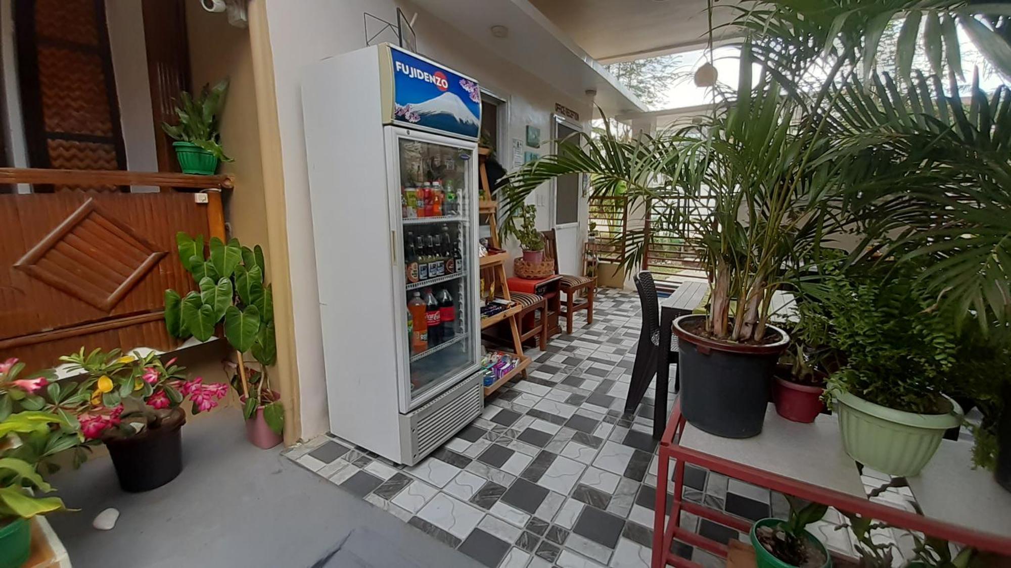 Sandstorm Lodge And Cafe 푸에르토갈레라 외부 사진